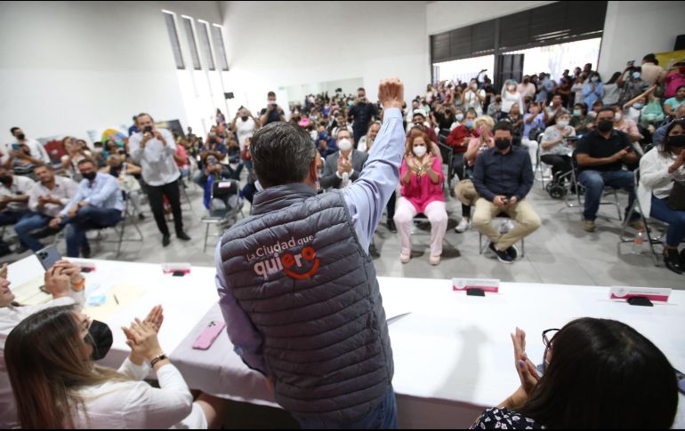 Lemus tomó protesta a los integrantes de seis comités comunitarios conformados por vecinos y lideres de las colonias. CORTESÍA