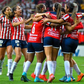 ¡Imbatibles! Chivas le pega a Rayadas y llegan invictas a Liguilla