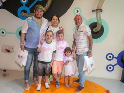 Óscar Alarid, Sofía Sánchez, Miguel Álvarez con Óscar, Santiago, Miguel y Anissa. GENTE BIEN JALISCO/Jorge Soltero