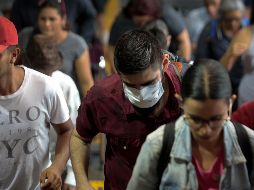 Consideran que el uso de cubrebocas es una buena medida para seguir previniendo no sólo los contagios por COVID, sino otras enfermedades. EL INFORMADOR / ARCHIVO