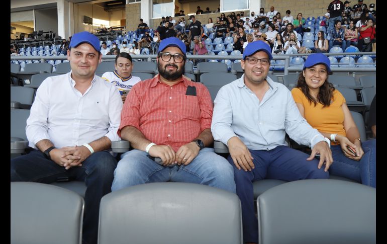 Alex Romero, Moisés Estrada, Alfonso Solorzano y Paty Meza. GENTE BIEN JALISCO/Claudio Jimeno