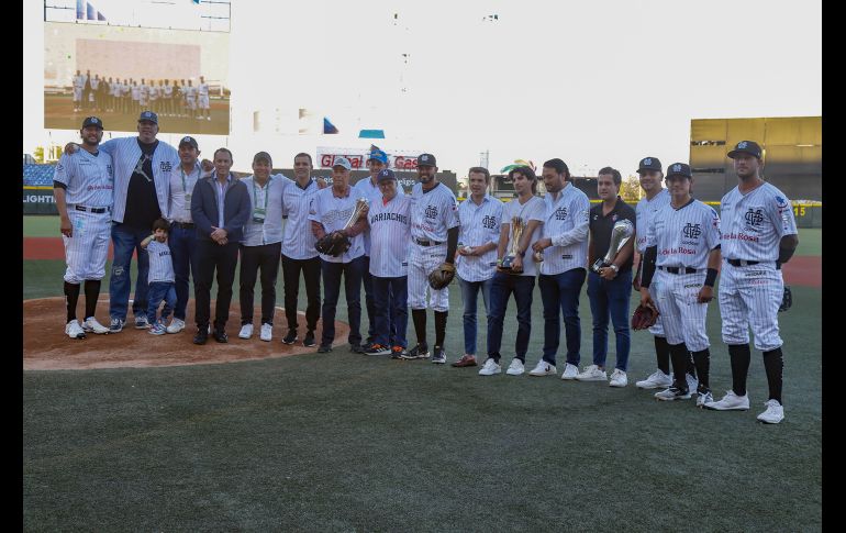 Equipo y autoridades. GENTE BIEN JALISCO/Claudio Jimeno