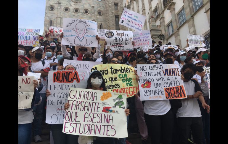 Los universitarios exigieron justicia y que la Guardia Nacional salga de la comunidad El Copal, Irapuato. EFE/E. Guerra
