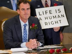 La medida entra en vigor de inmediato con la firma de Kevin Stitt. AP/ARCHIVO