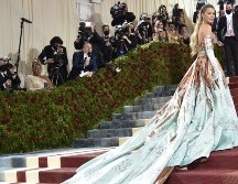 “En lugar de mirar a la moda, me fijé en la arquitectura de Nueva York”, explicó Blake Lively sobre su vestido en la Met Gala 2022. AP/ Evan Agostini