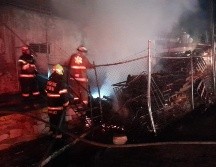 Bomberos de Zapopan controlan incendio en bodega del Mercado del Mar