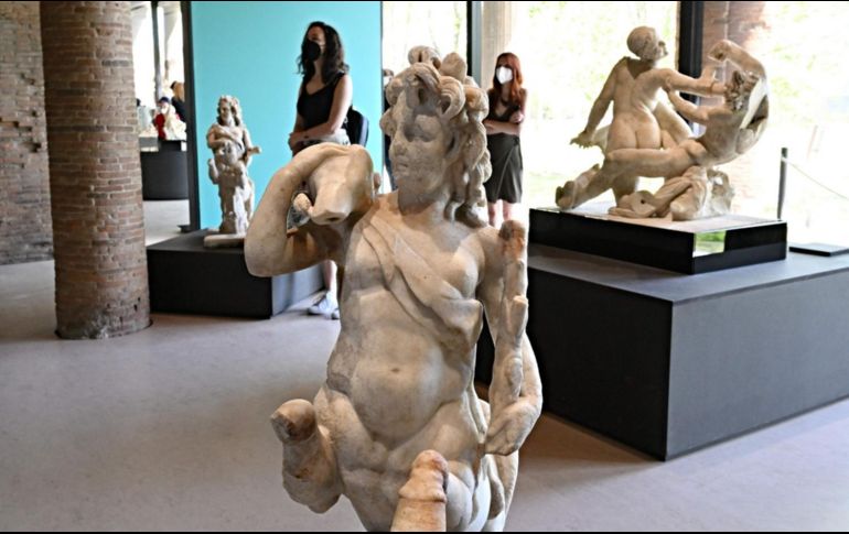 Una escultura de un centauro en la nueva exhibición titulada 