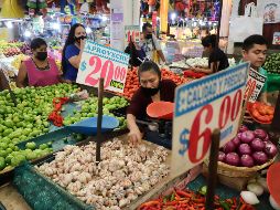 Buscan que las tiendas de autoservicio ofrezcan los los 24 productos de la canasta a precios competitivos. EFE/I. Esquivel