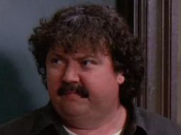 Hasta el momento se desconoce la causa de la muerte del actor, quién participó en una de las series de televisión más famosas de los años 90 's. ESPECIAL