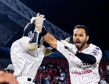 El batazo de Pérez produjo tres carreras para la causa tapatía. ESPECIAL/Mariachis de Guadalajara
