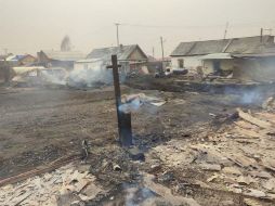 La lucha contra el fuego sólo puede realizarse por tierra, sin el uso de aviones, debido a los fuertes vientos que hay en la zona. AFP/Ministerio de Emergencias de Rusia