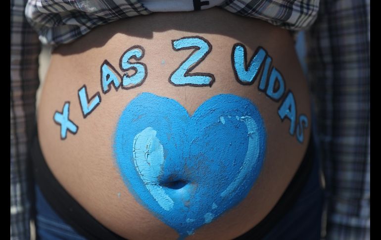 La manifestación ocurre mientras el debate del aborto en Estados Unidos tiene réplicas en Latinoamérica. EFE/S. Gutiérrez