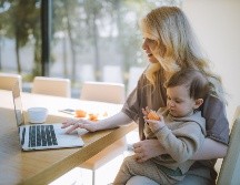 Muchos son los retos que viven las mujeres que salen cada día a trabajar / Photo by Pexels Anastasia on Unsplash