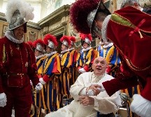 Francisco ha dejado en claro que prefiere que la misa se celebre en idiomas locales y que los sacerdotes estén de frente a la congregación, en lugar de dar la espalda a los feligreses. AFP/Medios del Vaticano