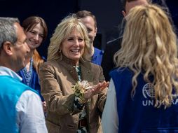 Jill Biden coincidió con la primera dama ucraniana en una escuela de Uzhhorod, una ciudad de 100 mil habitantes a pocos kilómetros de la frontera con Eslovaquia. EFE / M. Divisek