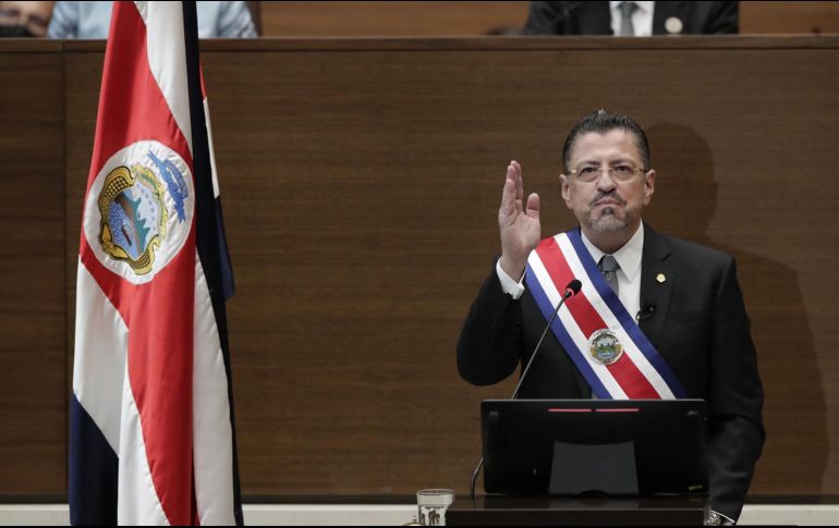 Rodrigo Chaves firmó los decretos durante su primer Consejo de Gobierno y afirmó que con ello 
