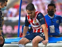 El mediocampista del Guadalajara tuvo un impacto fuerte con el portero de la UNAM, Alfredo Talavera. IMAGO7