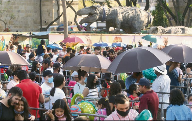 Chicos y grandes disfrutaron de la exhibición, luego de permanecer formados durante horas para poder ingresar. EL INFORMADOR/ A.Camacho