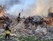 La bomba impactó en una escuela de Lugansk, por  lo que 60 personas murieron bajo los escombros. AFP / ARCHIVO