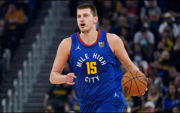 Nikola Jokic, de 27 años, es el decimocuarto jugador en la historia de la NBA capaz de ganar el MVP más de una vez. AP / ARCHIVO