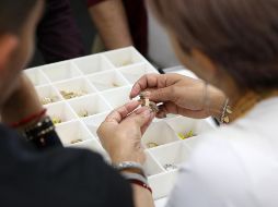 Entre las joyas que más se venden por este 10 de mayo se encuentran aquellas que pueden personalizarse o grabarse con nombres o fechas. EL INFORMADOR / ARCHIVO