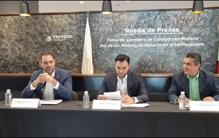 La Profeco en la ZMG y la Cámara de Joyería de Jalisco firmaron un convenio de colaboración para garantizar prácticas comerciales que protejan a los consumidores en este ámbito. EL INFORMADOR / R. Bobadilla