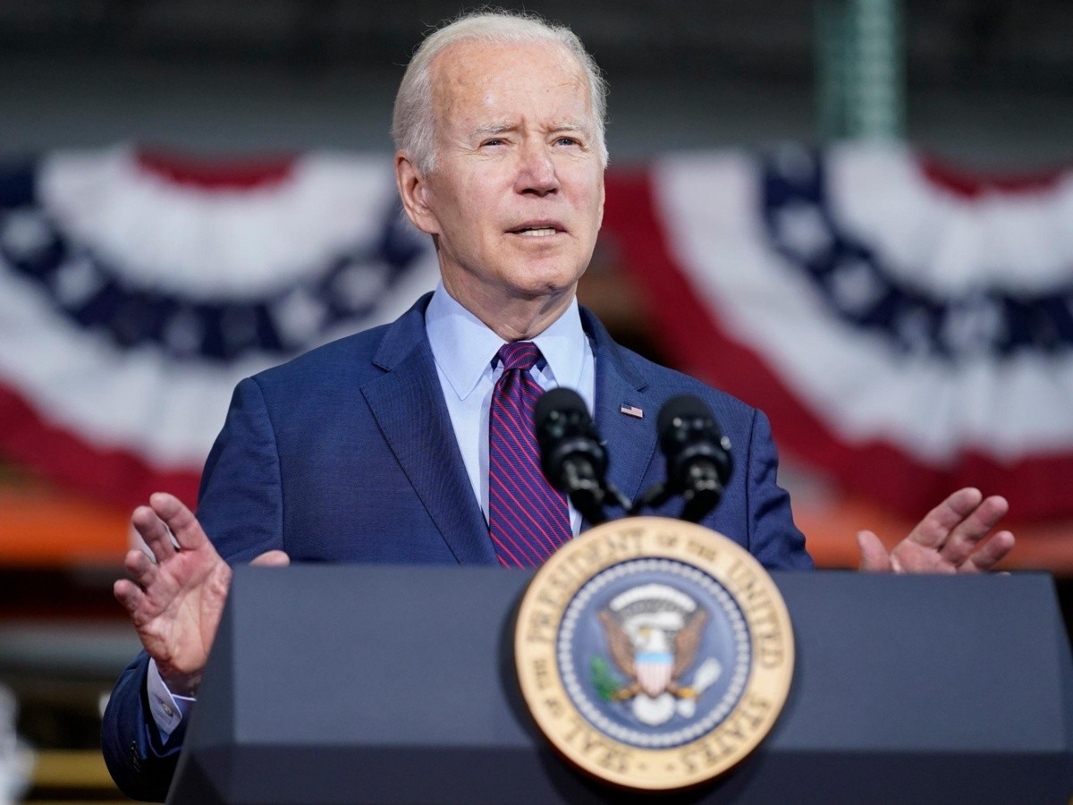 Rusia vs Ucrania: Con firma de documento, Joe Biden acelera entrega de armas  a Kiev | El Informador