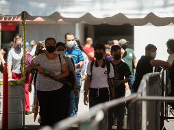 Para quien decida seguir utilizando el cubrebocas, esto se adoptará como una medida personal que deberá ser respetada. EL INFORMADOR/ G. GALLO