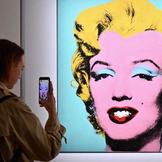 El icónico retrato de Marilyn Monroe por Andy Warhol se vende por el precio récord de US$195 millones