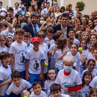 Carlos Alcaráz apunta hacia Roland Garros