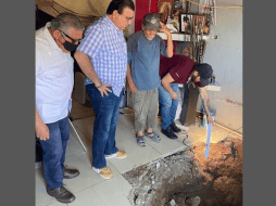 Algunas bardas presentan fisuras y en la madrugada del martes pasado, en la sala de una de las casas se formó un socavón de más de dos metros de diámetro. INSTAGRAM / obraspublicassinaloa