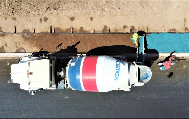 •Esta innovadora formulación reduce significativamente los costos de mantenimiento y aumenta la vida útil, pues no se requiere pintar la vialidad. ESPECIAL