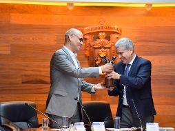 El vicerrector, Héctor Raúl Solís, habló de la importancia de defender la profesión del periodismo en aras de una sociedad más democrática. ESPECIAL/UdeG