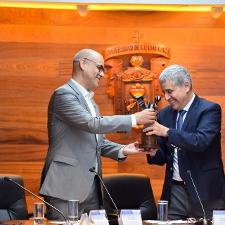 Premio Jalisco de Periodismo 2022: Entregan estafeta a la Universidad Univer