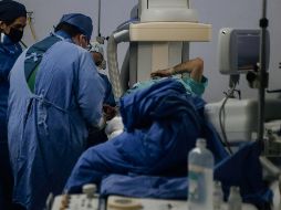 Aseguran que sí hay médicos con capacidad en México que son relegados a puestos con bajos salarios, privilegiando a personal extranjero. EL INFORMADOR/ARCHIVO
