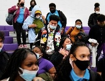 El regreso de las mascarillas en las escuelas no es tan generalizado como en la primera parte de la pandemia. AP/ARCHIVO