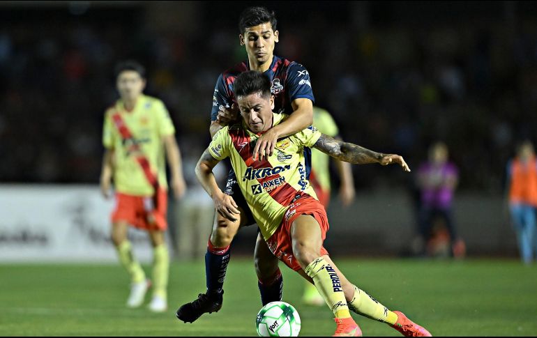 Los técnicos poco pudieron hacer para modificar el parado y el ataque durante el desarrollo del encuentro, más preocupados por no perder que en buscar atacar para sacar el resultado. IMAGO7