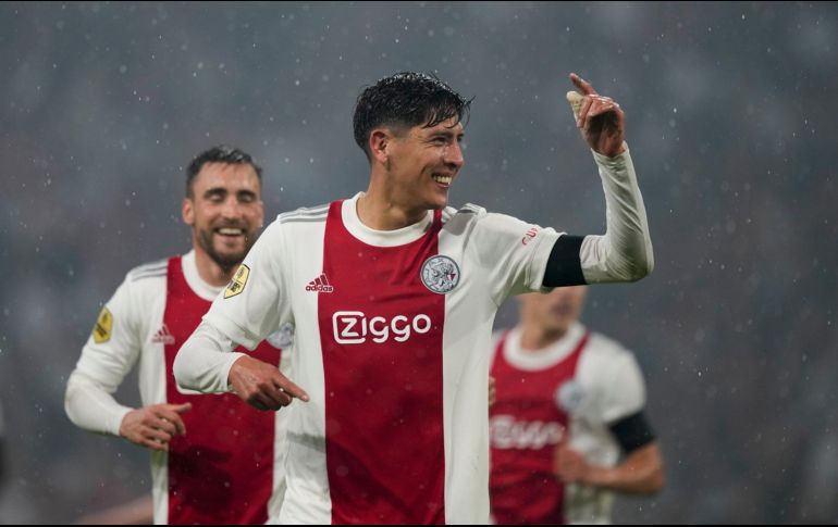 Edson Álvarez contribuyó con un gol en la victoria por 5-0 del Ajax sobre el  Heerenveen, que les da matemáticamente el título a falta de una jornada para el final de la temporada. AP / P. Dejong