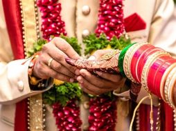 En India con frecuencia las bodas pueden ser muy fastuosas e incluir a miles de invitados. GETTY IMAGES