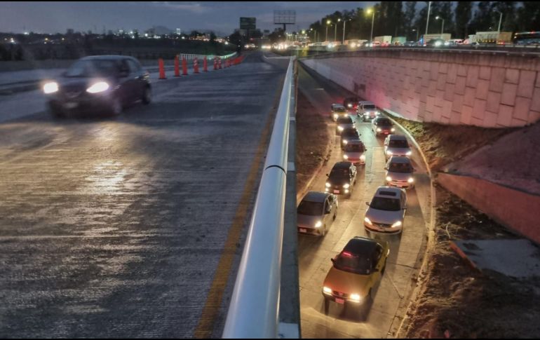 Se registró carga vehicular en los alrededores del Estadio Akron. EL INFORMADOR/ G. GALLO