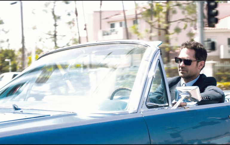 El actor da vida al abogado 