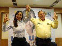 Jesús Zambrano posa acompañado de la candidata a la gubernatura de Quintana Roo, Laura Fernández. TWITTER/@Jesus_ZambranoG