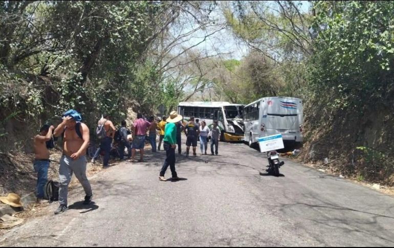 El accidente ocurrió en la carretera Cruz de Huanacaxtle–Punta de Mita. ESPECIAL