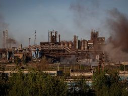 Las bombas de fósforo blanco producen un fuego que no se puede apagar con agua y sus componentes se pegan a la piel de las víctimas. EFE / A. Guerra