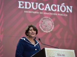 Delfina Gómez Álvarez aseguró que el gobierno de la República camina al lado de los docentes del país. ESPECIAL / presidente.gob.mx