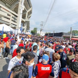 Fan ID genera largas filas para ingresar al Jalisco