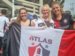 Bianca, Elena y Maya son tres jóvenes alemanas que se encuentran de intercambio y su corazón ya es rojinegro. EL INFORMADOR/G. GALLO