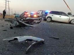 Policías locales señalaron que en el coche en el que viajaba la víctima había latas de bebidas embriagantes. ESPECIAL /