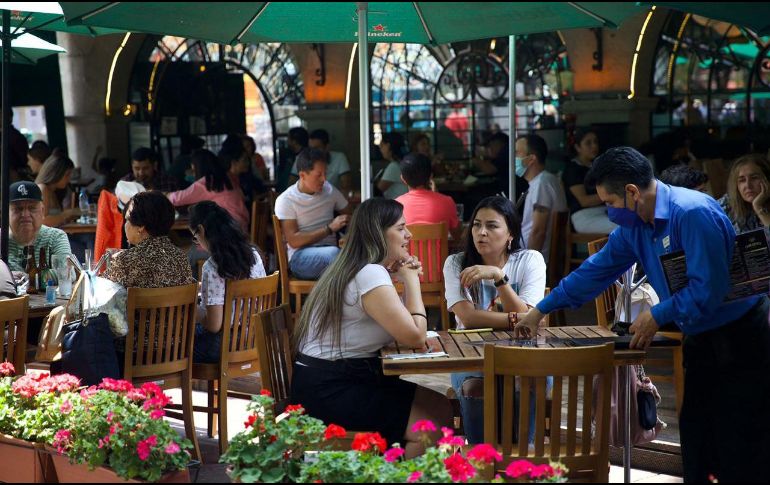 Ante el incremento de precios de los alimentos, los restauranteros del país tuvieron que subir sus precios de 3% a 6%, ante la posibilidad de quiebra. SUN / ARCHIVO