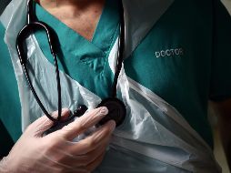 Jorge Alcocer señala que las recomendaciones internacionales es que haya 230 médicos por cada 100 mil habitantes, y en México hay 107.2 hoy en día. EFE / ARCHIVO